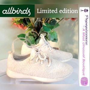 ALLBIRDS WOMENS LIMITED EDITION WOOL RUNNERS marino wool sneakers. Natural white